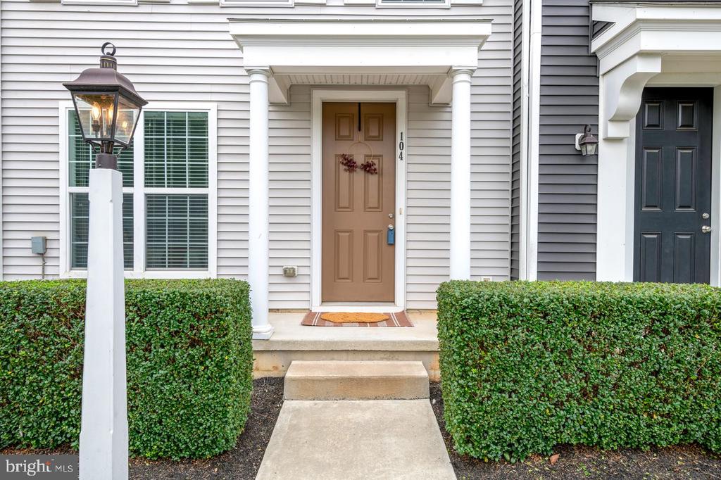 104 Mayer Pl