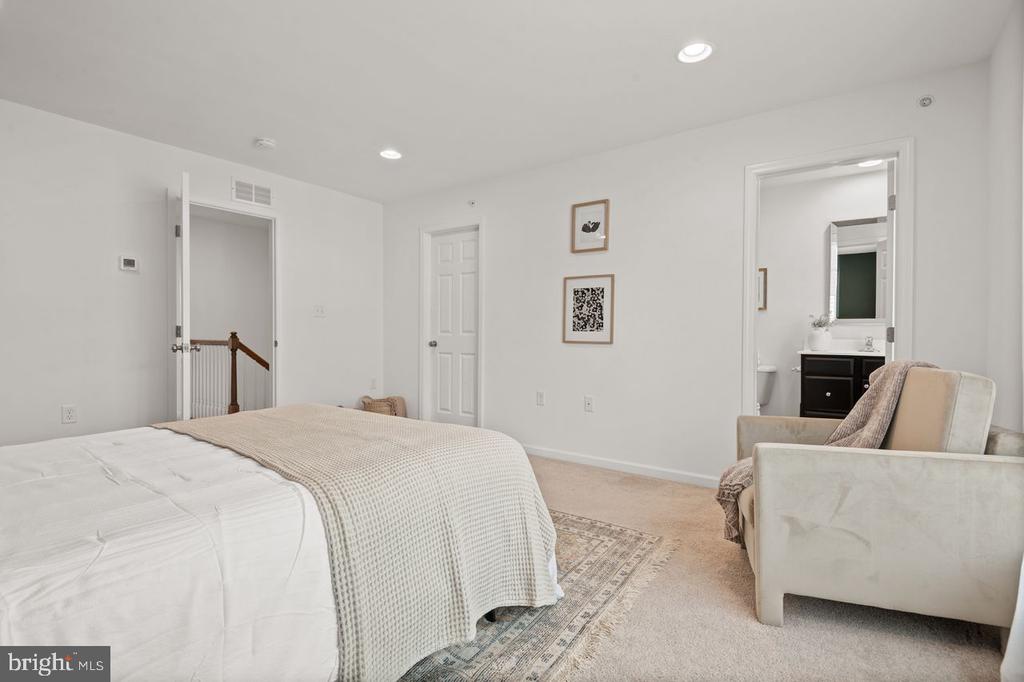 104 Mayer Pl