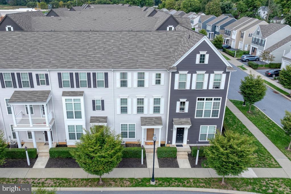 104 Mayer Pl