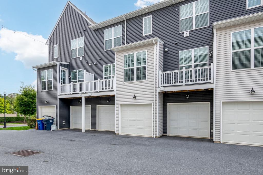104 Mayer Pl