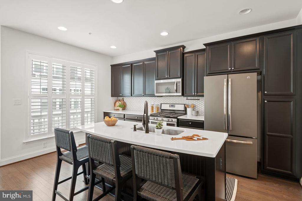 104 Mayer Pl
