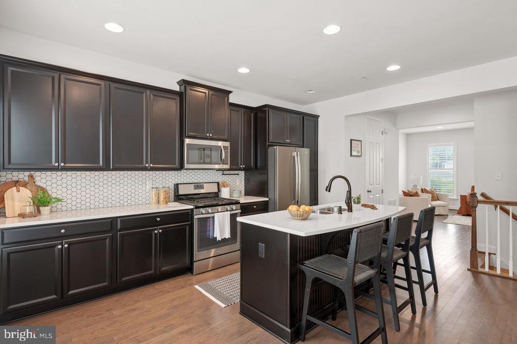 104 Mayer Pl