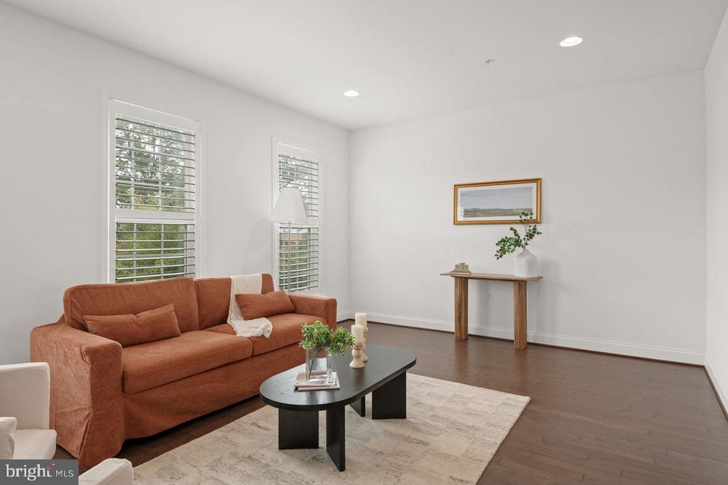 104 Mayer Pl