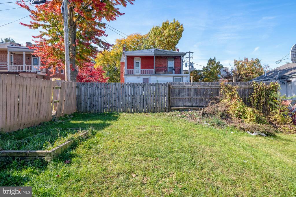 138 Sherman St