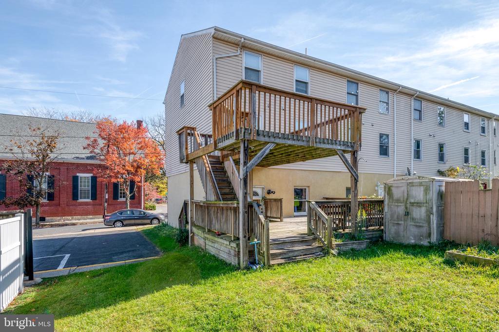 138 Sherman St