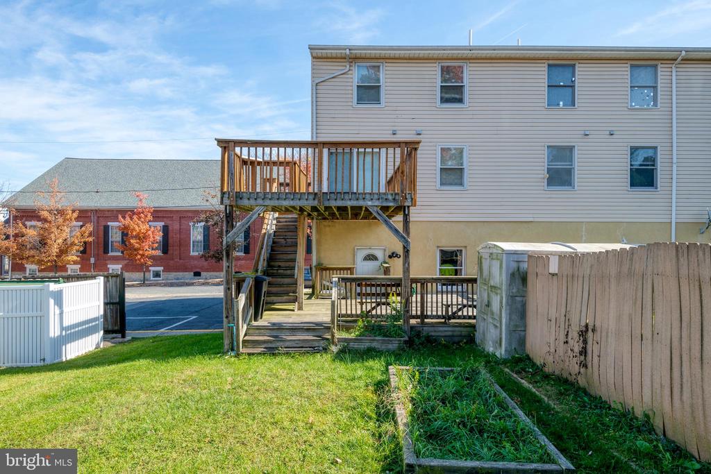 138 Sherman St