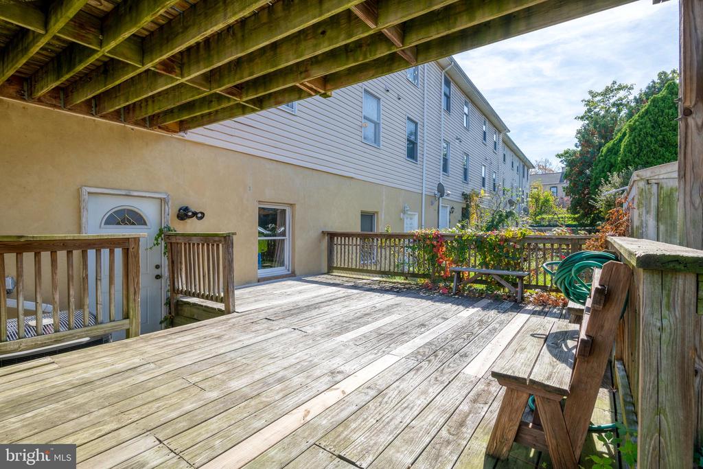 138 Sherman St
