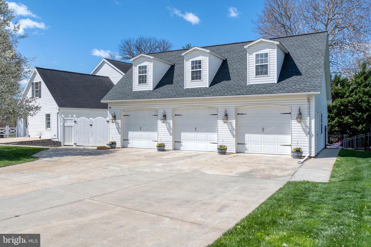 340 Walter Ave