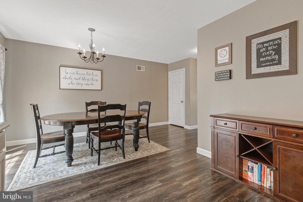 576 Wood Duck Dr
