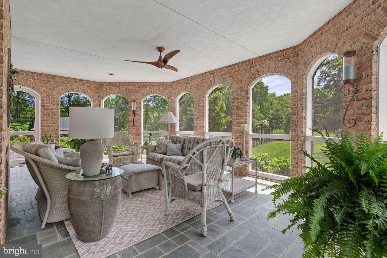 121 Eshelman Rd