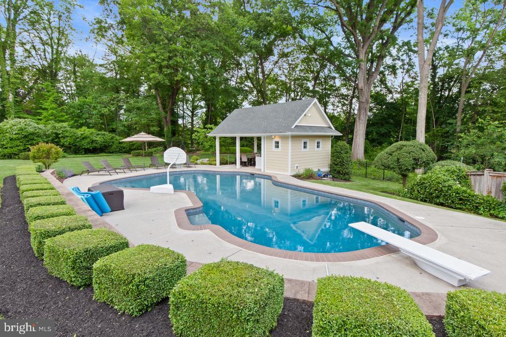 121 Eshelman Rd