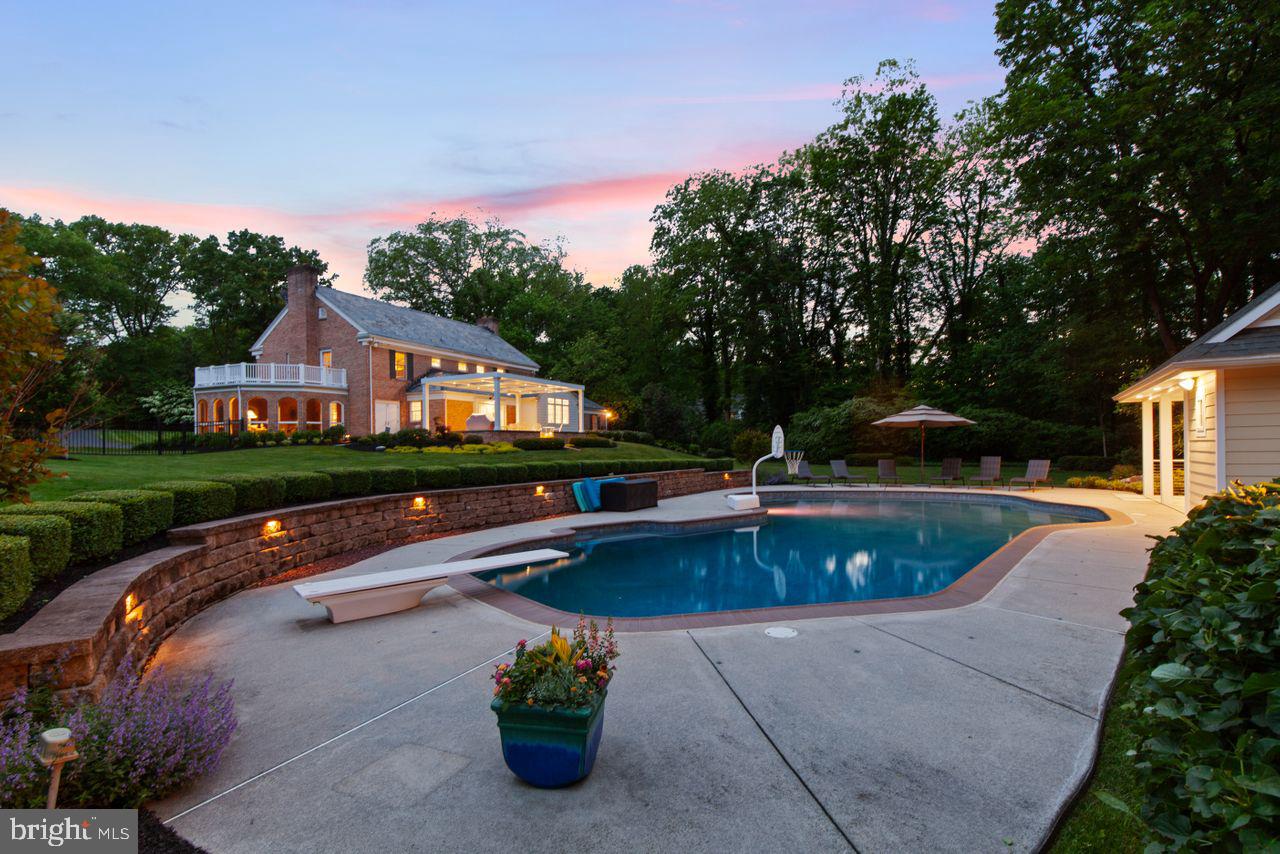 121 Eshelman Rd