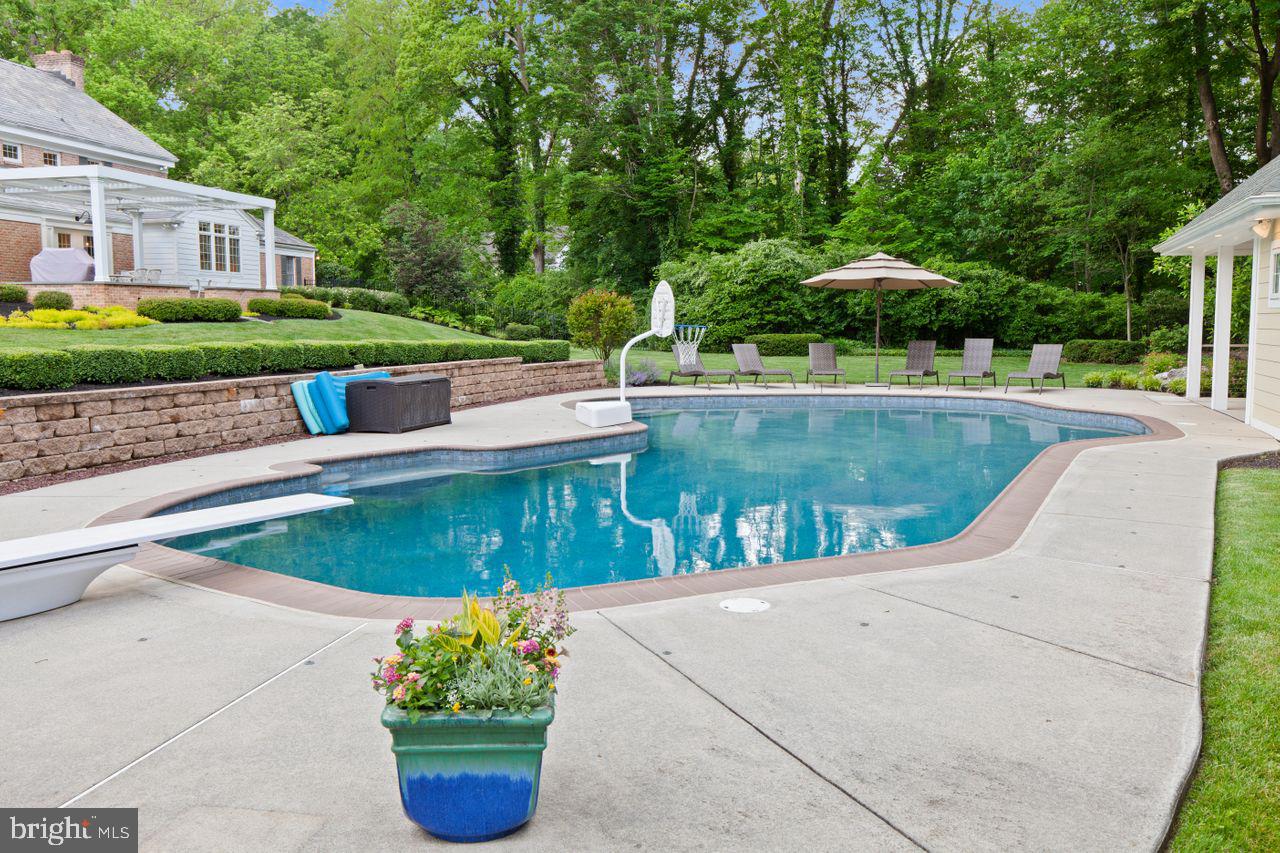 121 Eshelman Rd