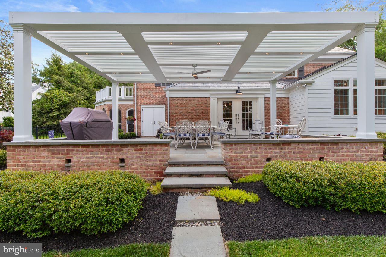 121 Eshelman Rd