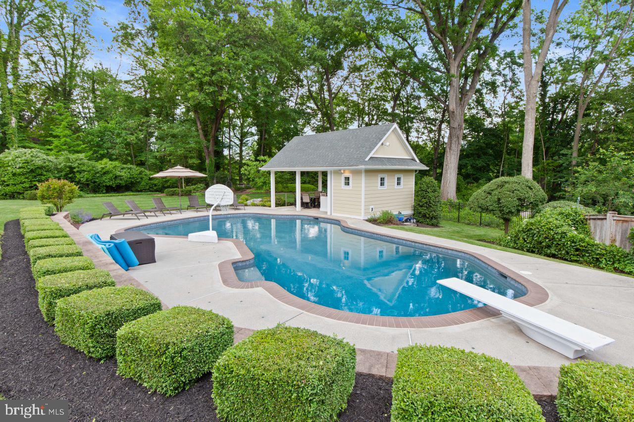 121 Eshelman Rd