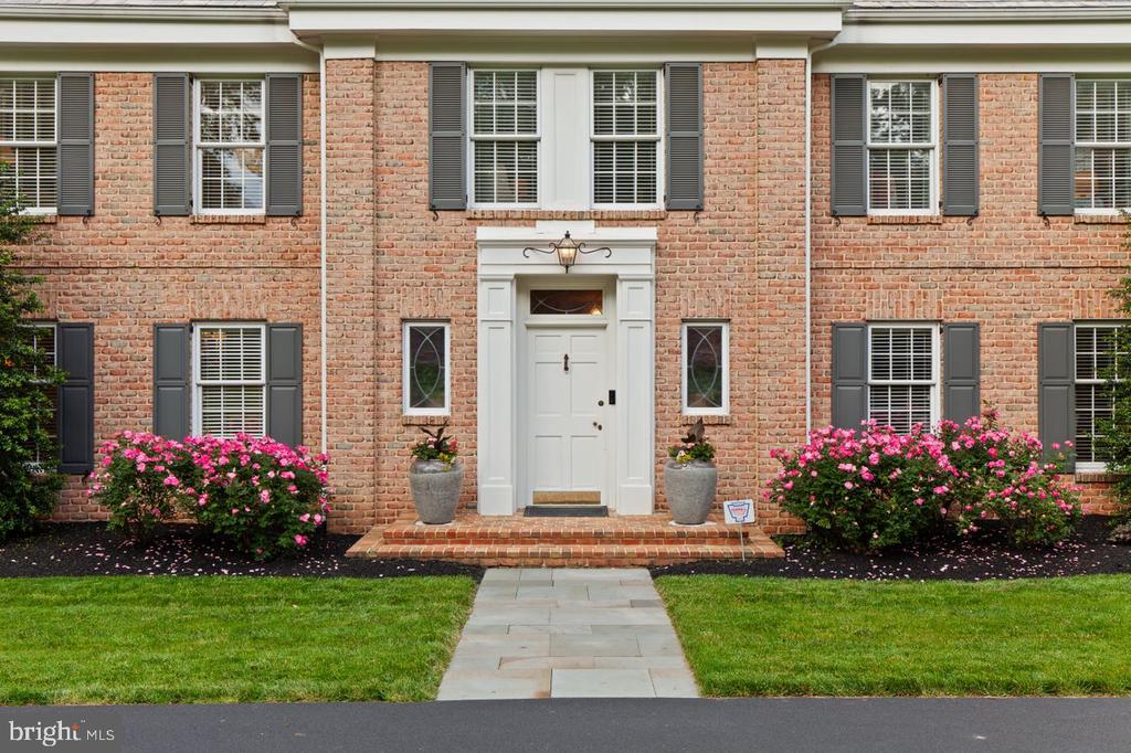 121 Eshelman Rd