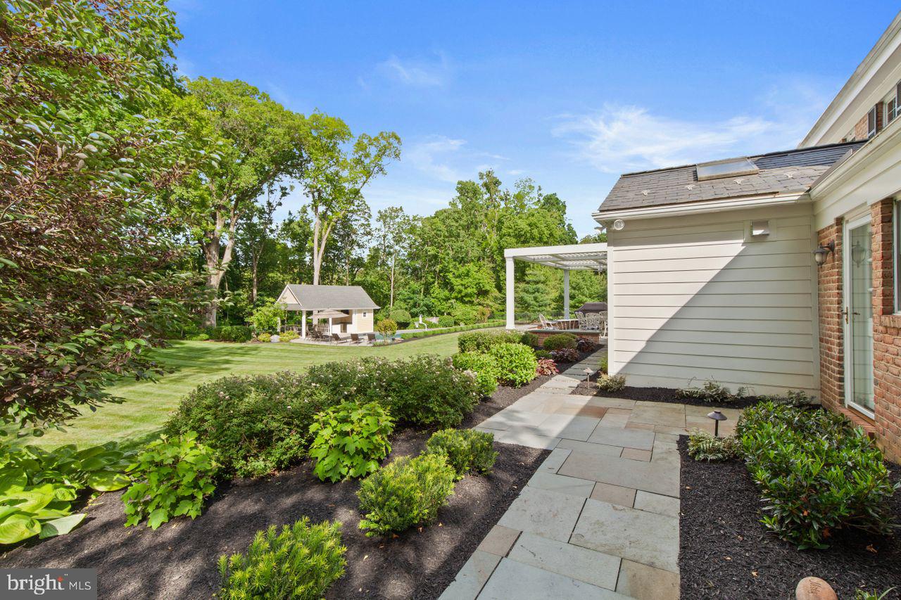 121 Eshelman Rd