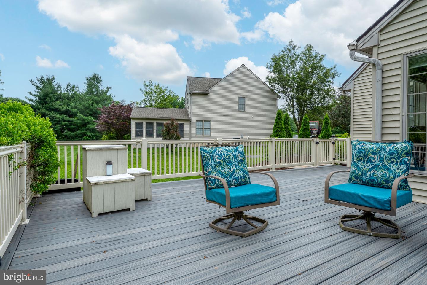 16 Fox Hollow Dr