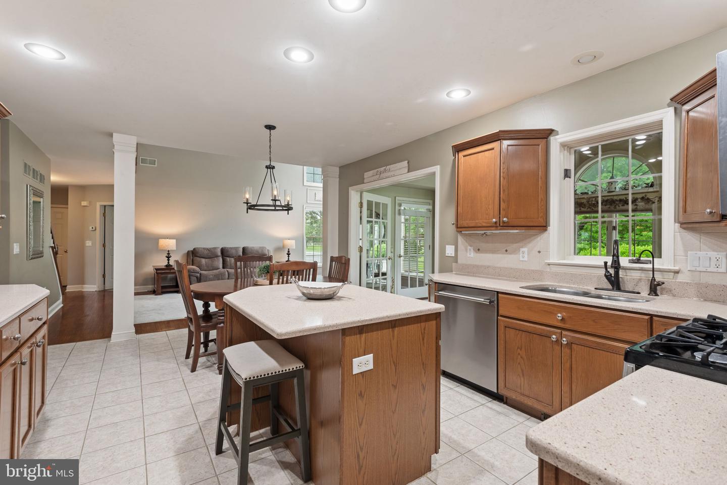 16 Fox Hollow Dr