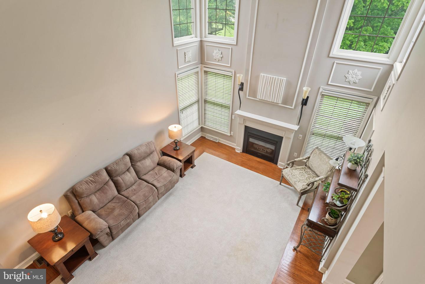 16 Fox Hollow Dr