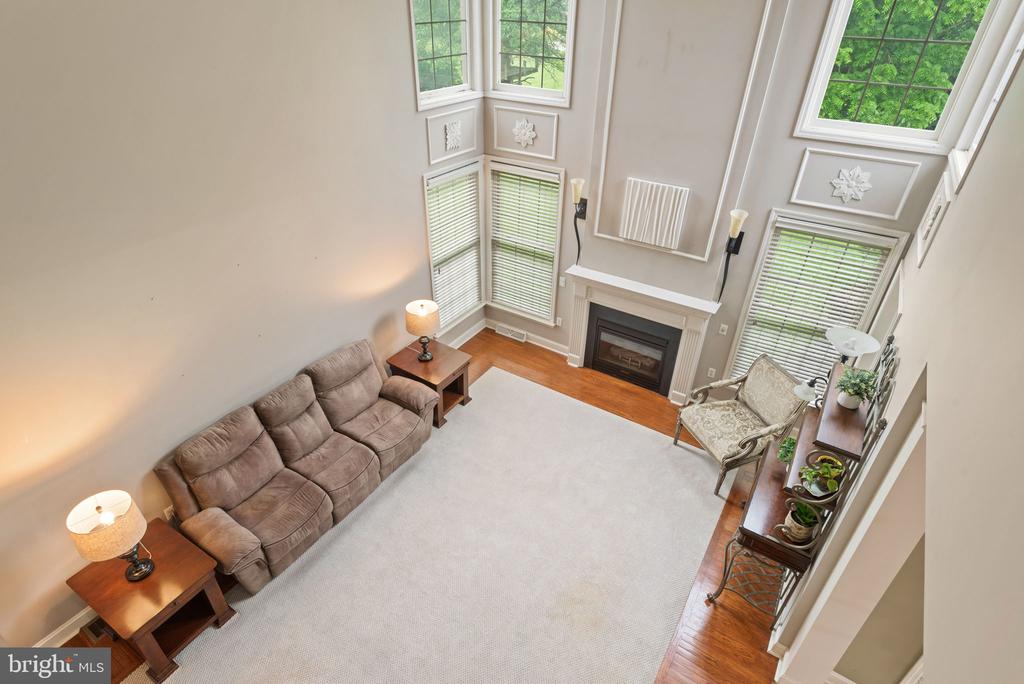 16 Fox Hollow Dr