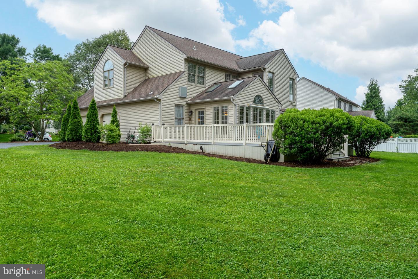 16 Fox Hollow Dr