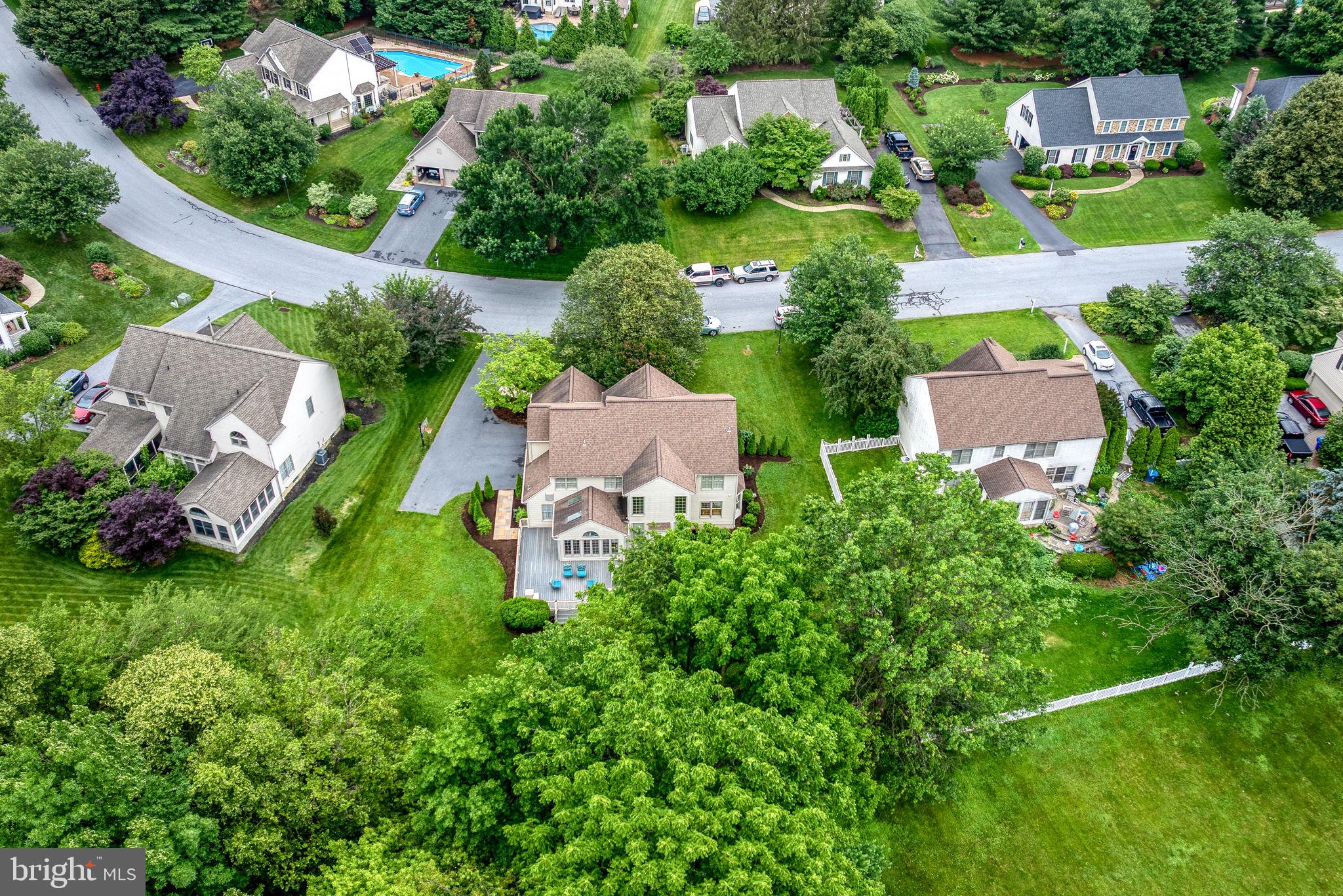 16 Fox Hollow Dr