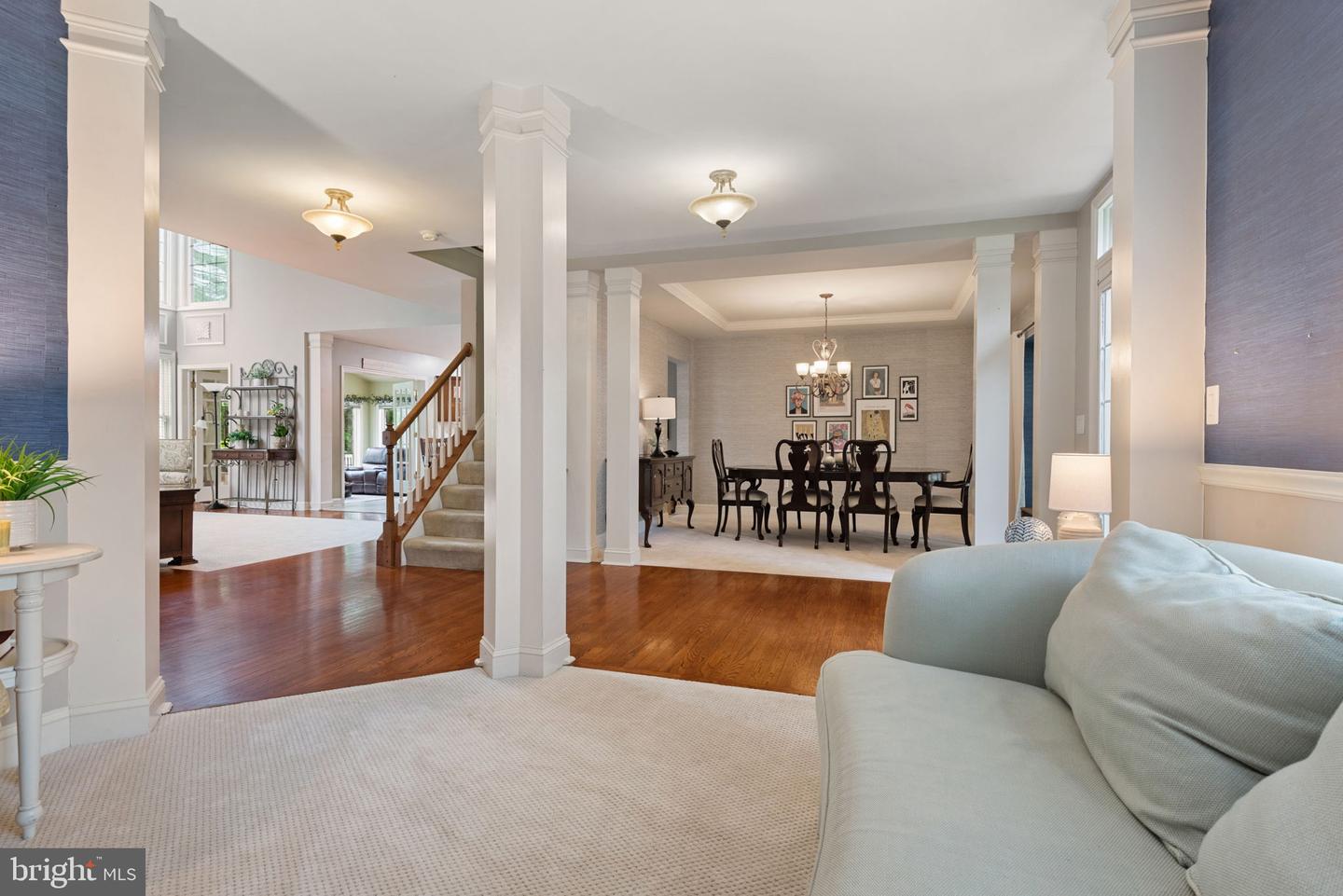 16 Fox Hollow Dr