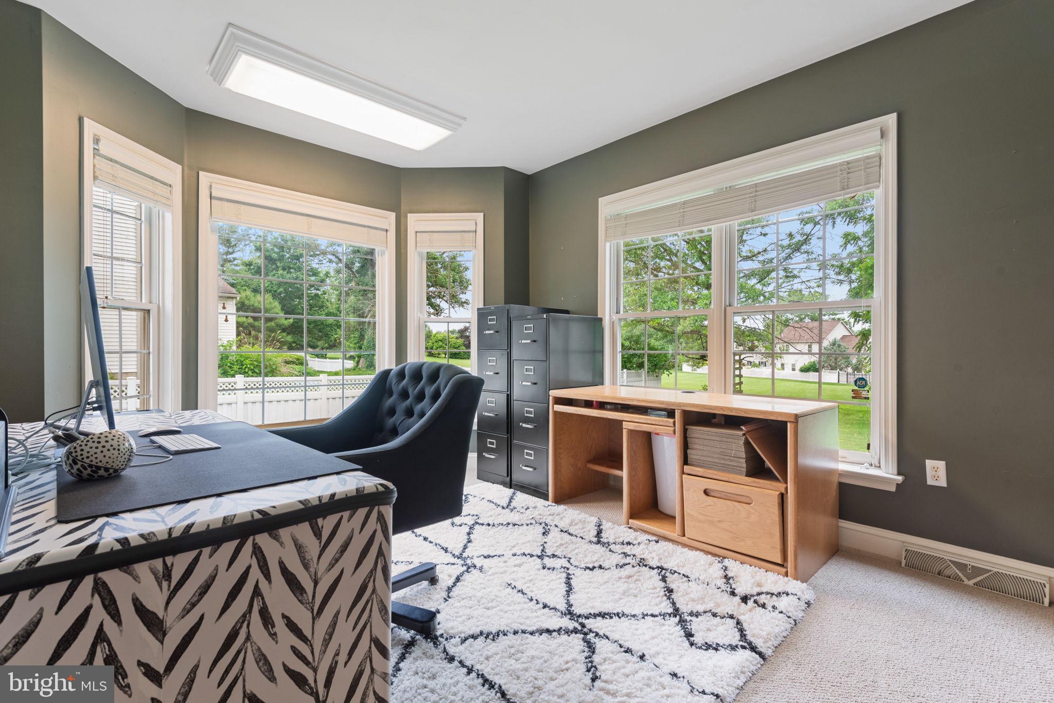 16 Fox Hollow Dr