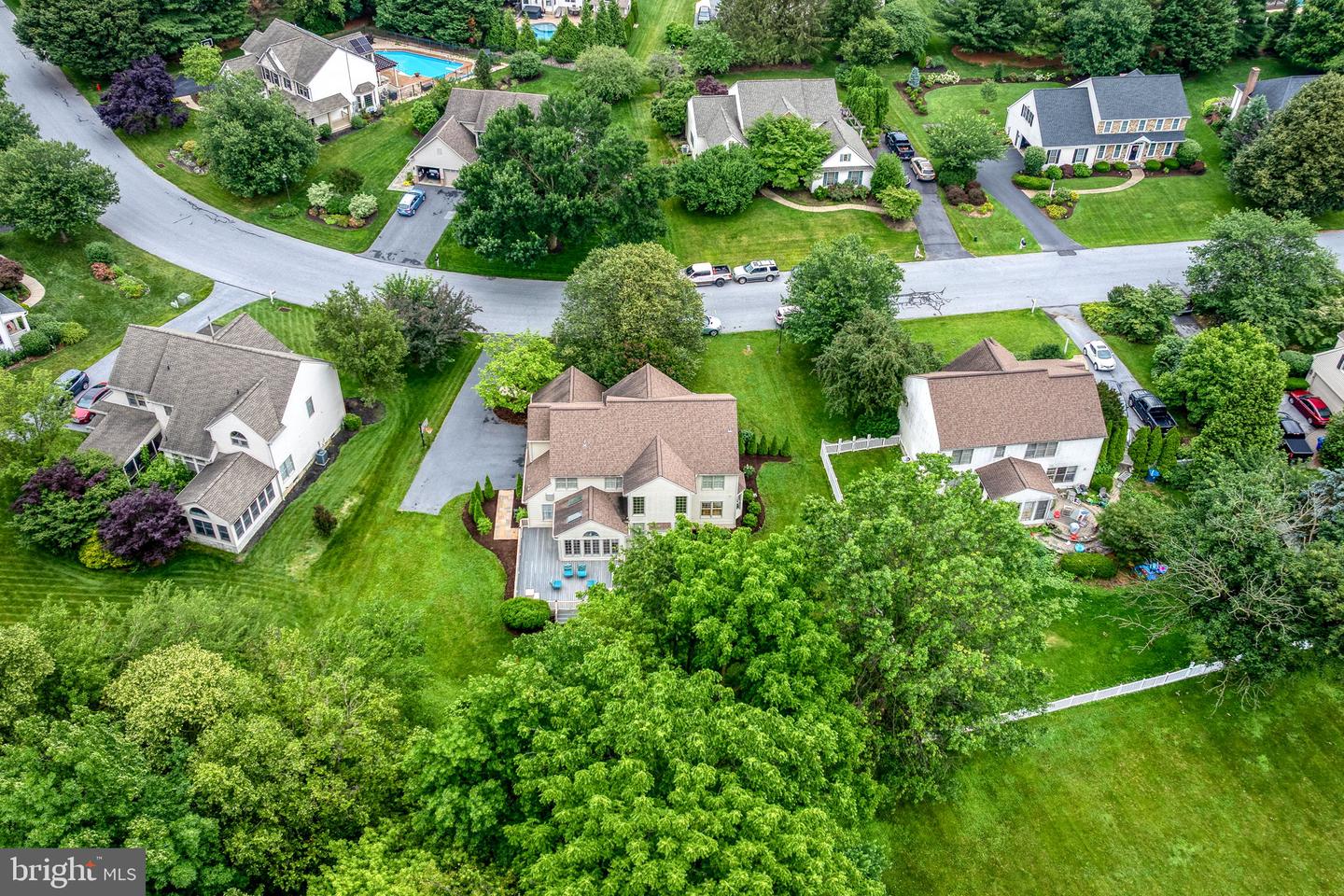 16 Fox Hollow Dr