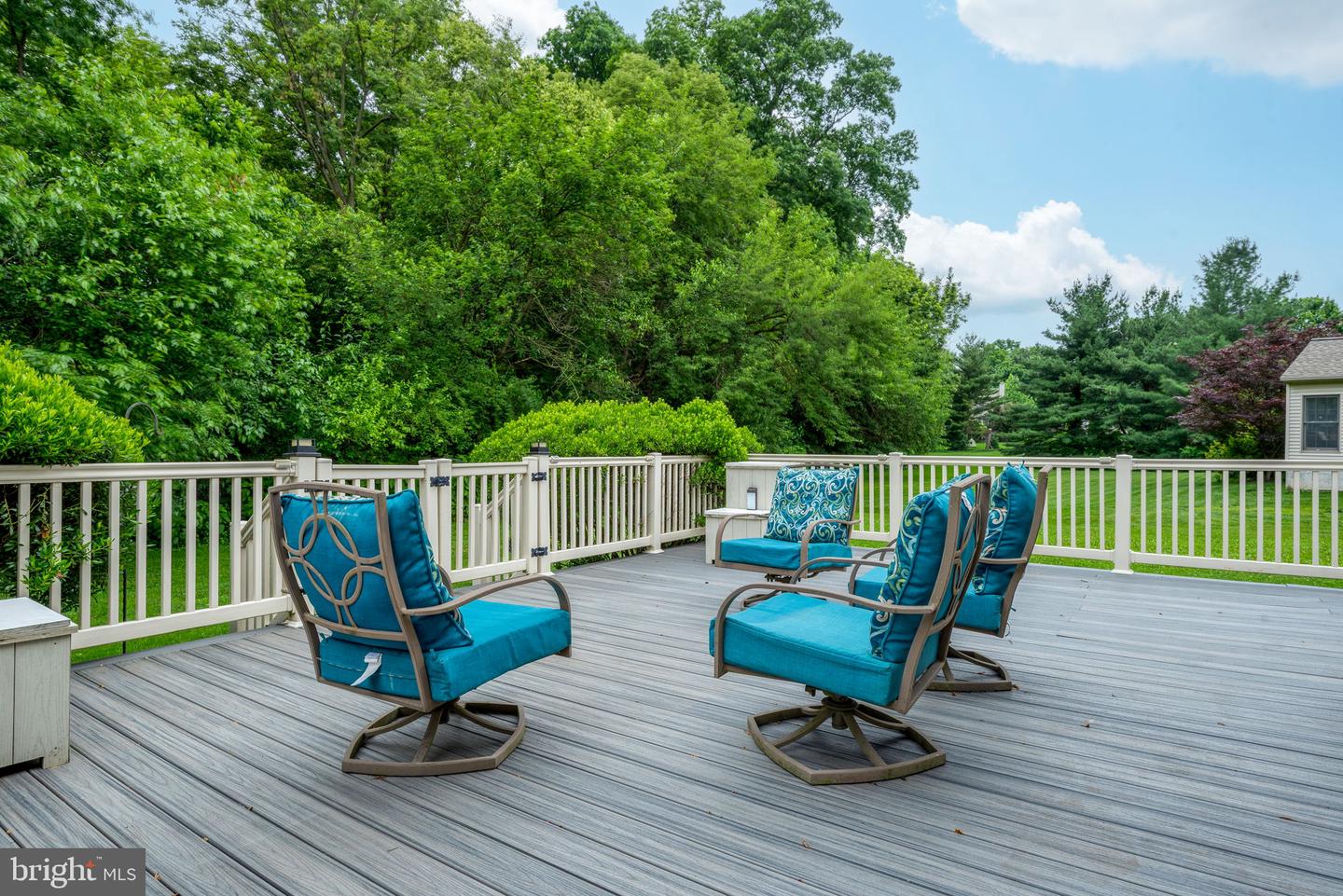 16 Fox Hollow Dr