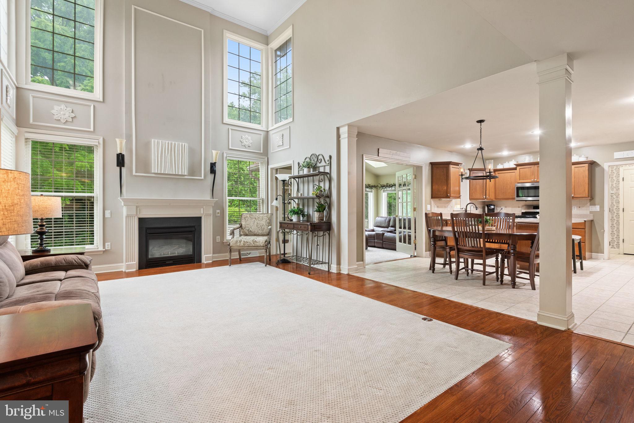 16 Fox Hollow Dr