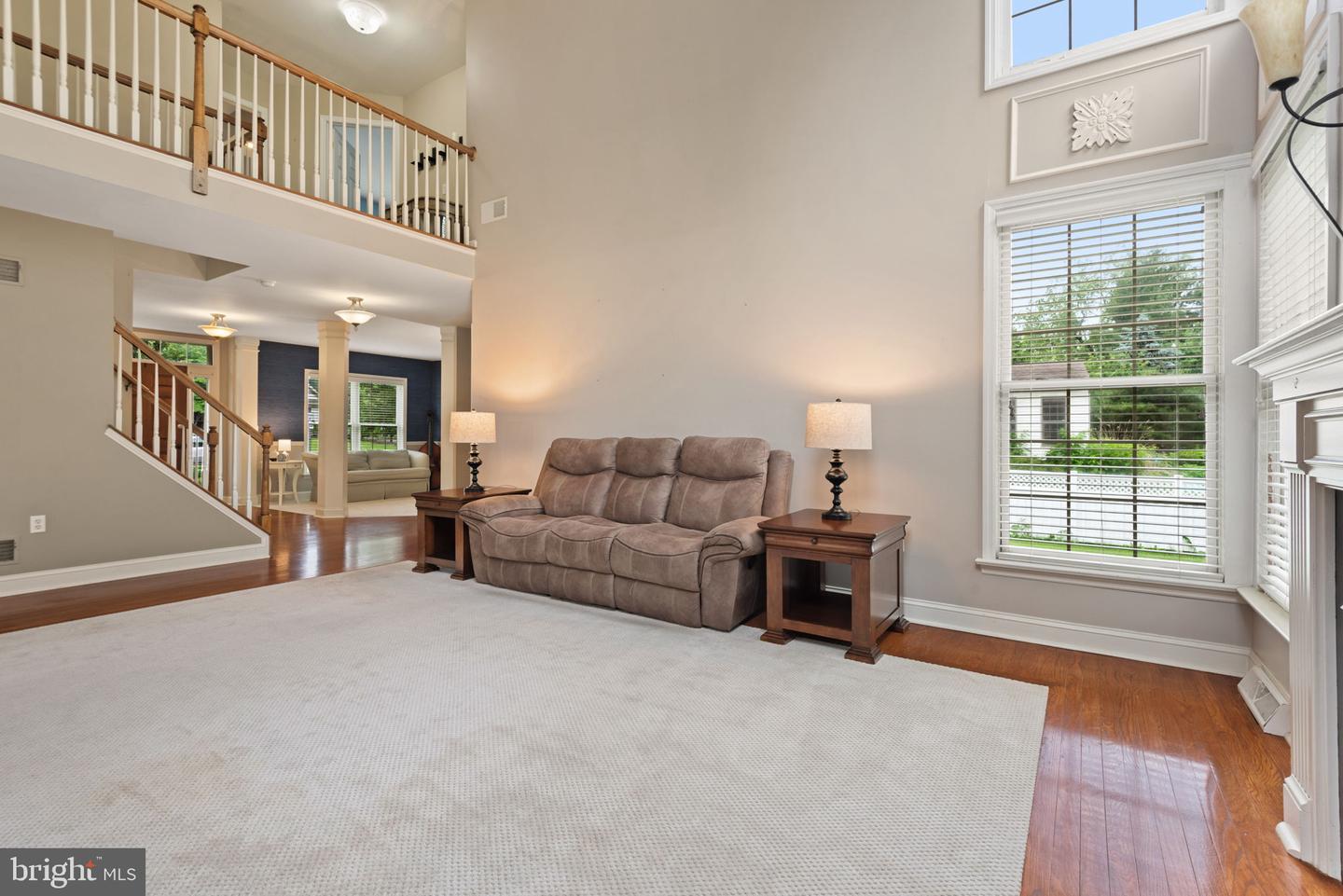 16 Fox Hollow Dr