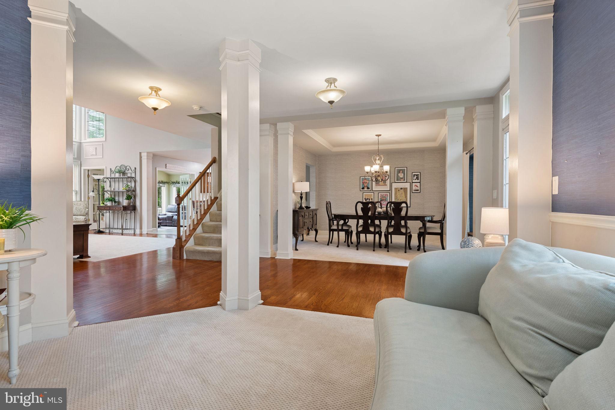 16 Fox Hollow Dr