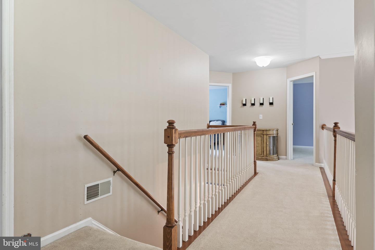 16 Fox Hollow Dr