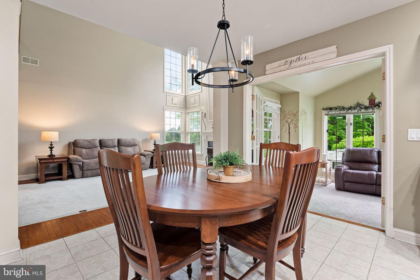 16 Fox Hollow Dr