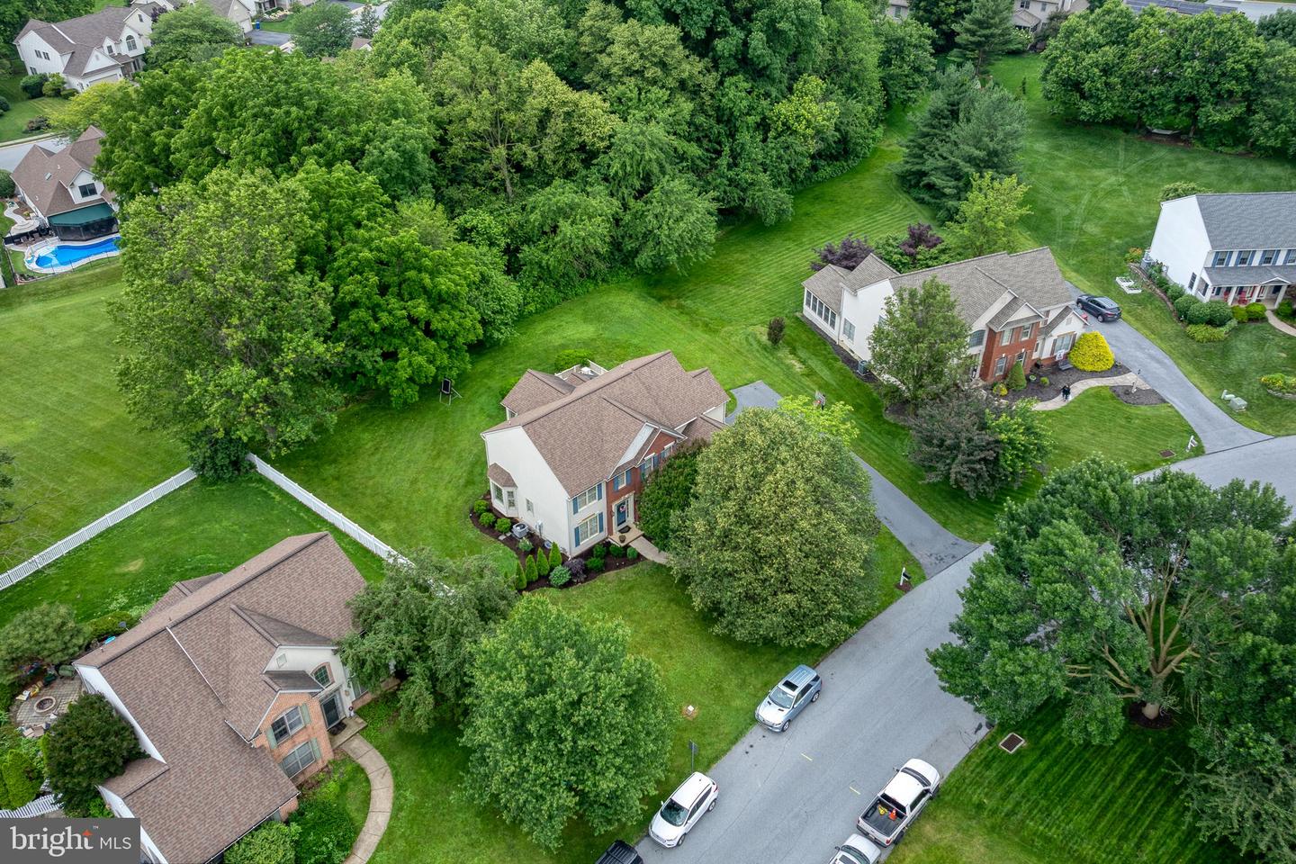 16 Fox Hollow Dr