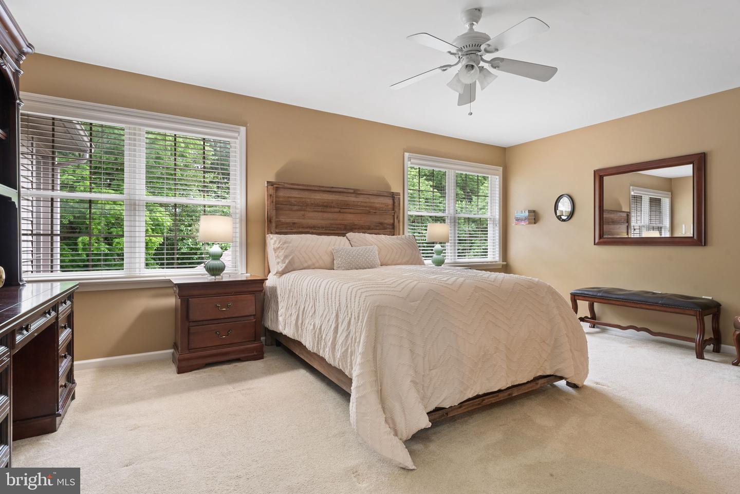16 Fox Hollow Dr