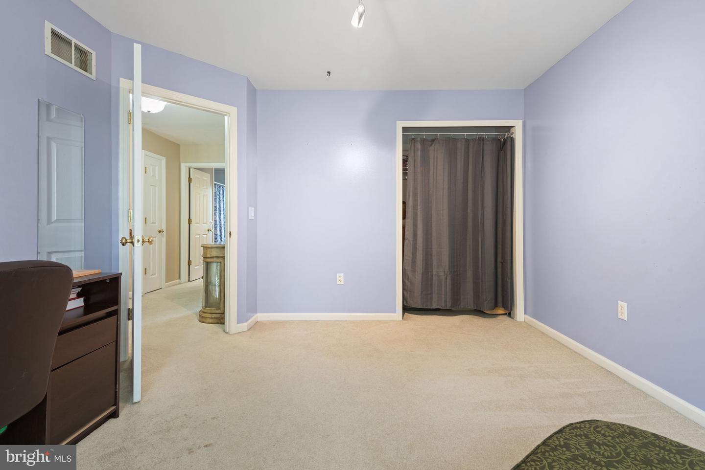 16 Fox Hollow Dr