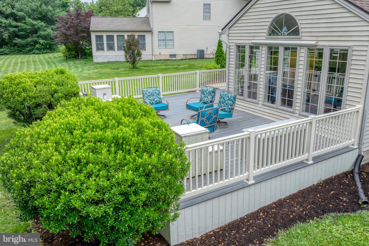 16 Fox Hollow Dr