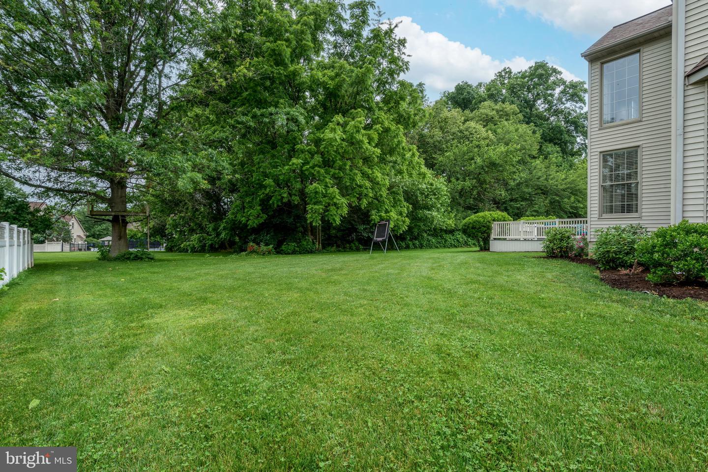 16 Fox Hollow Dr