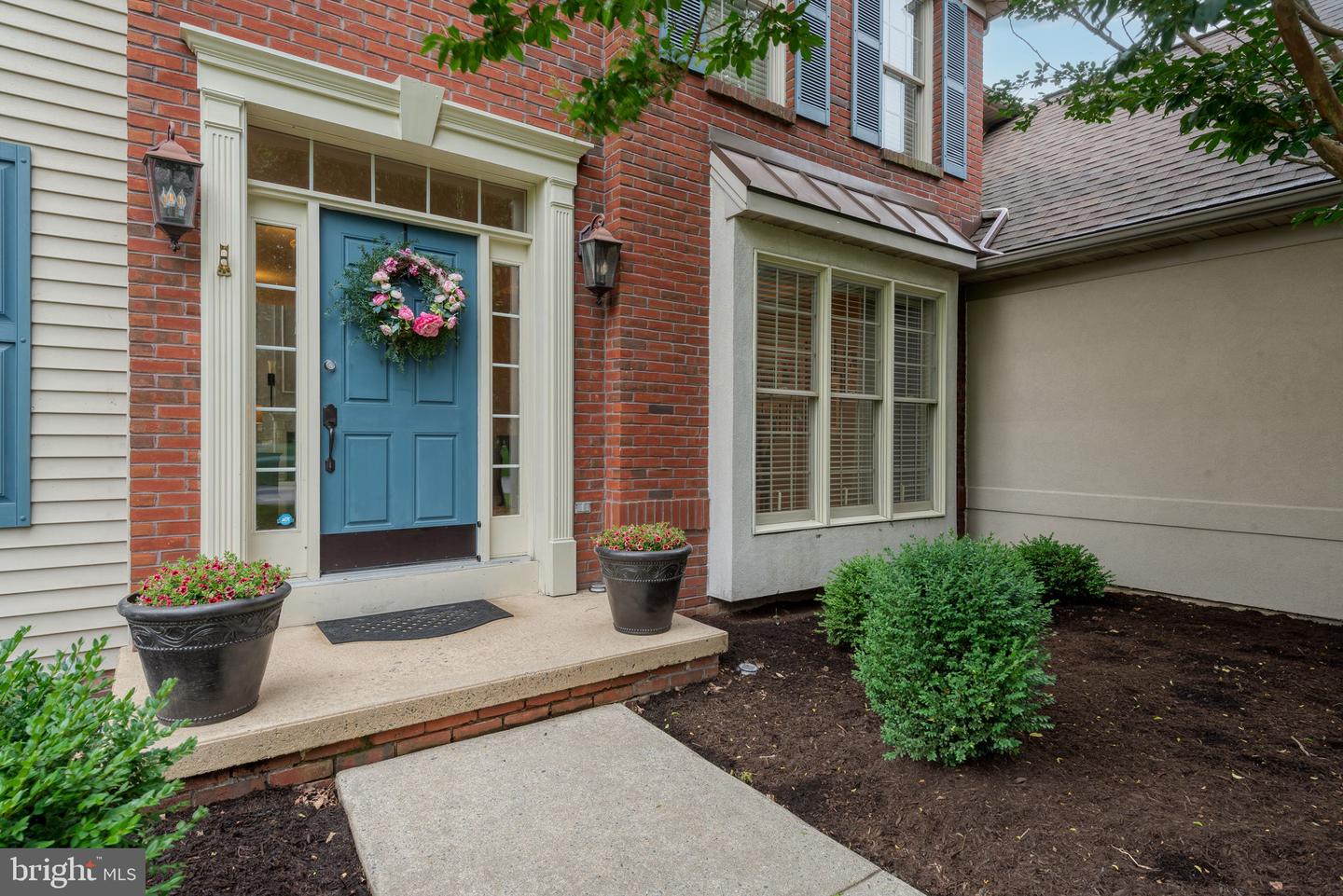 16 Fox Hollow Dr