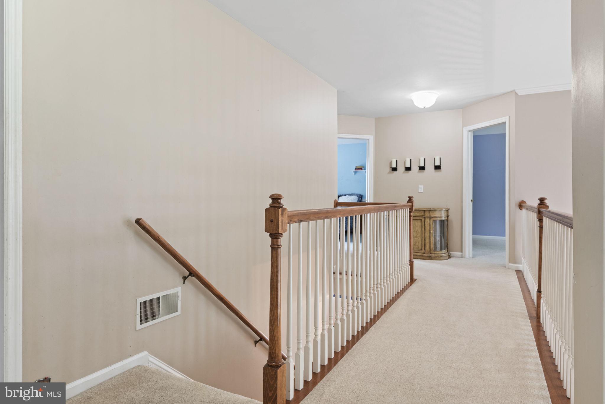 16 Fox Hollow Dr