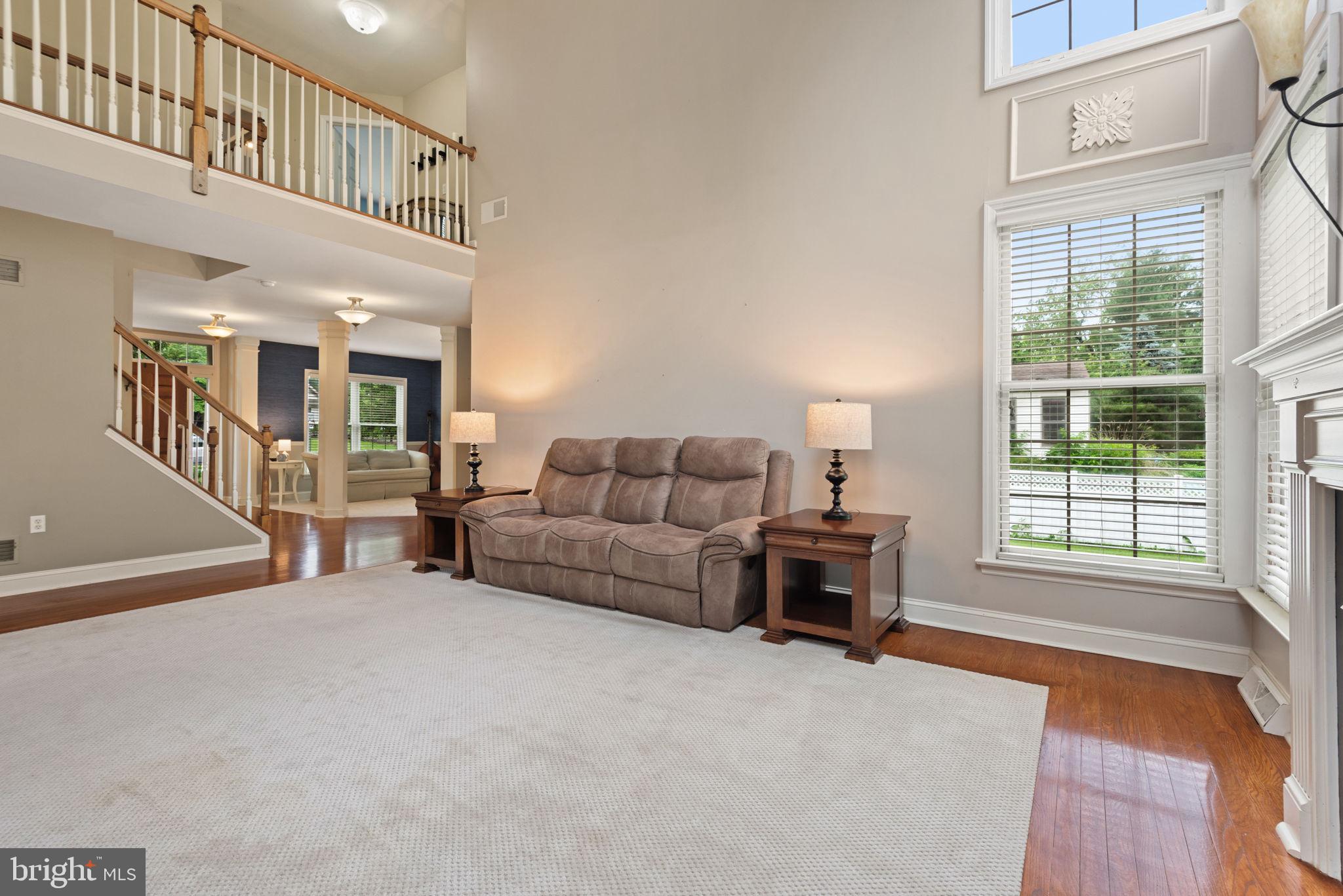 16 Fox Hollow Dr