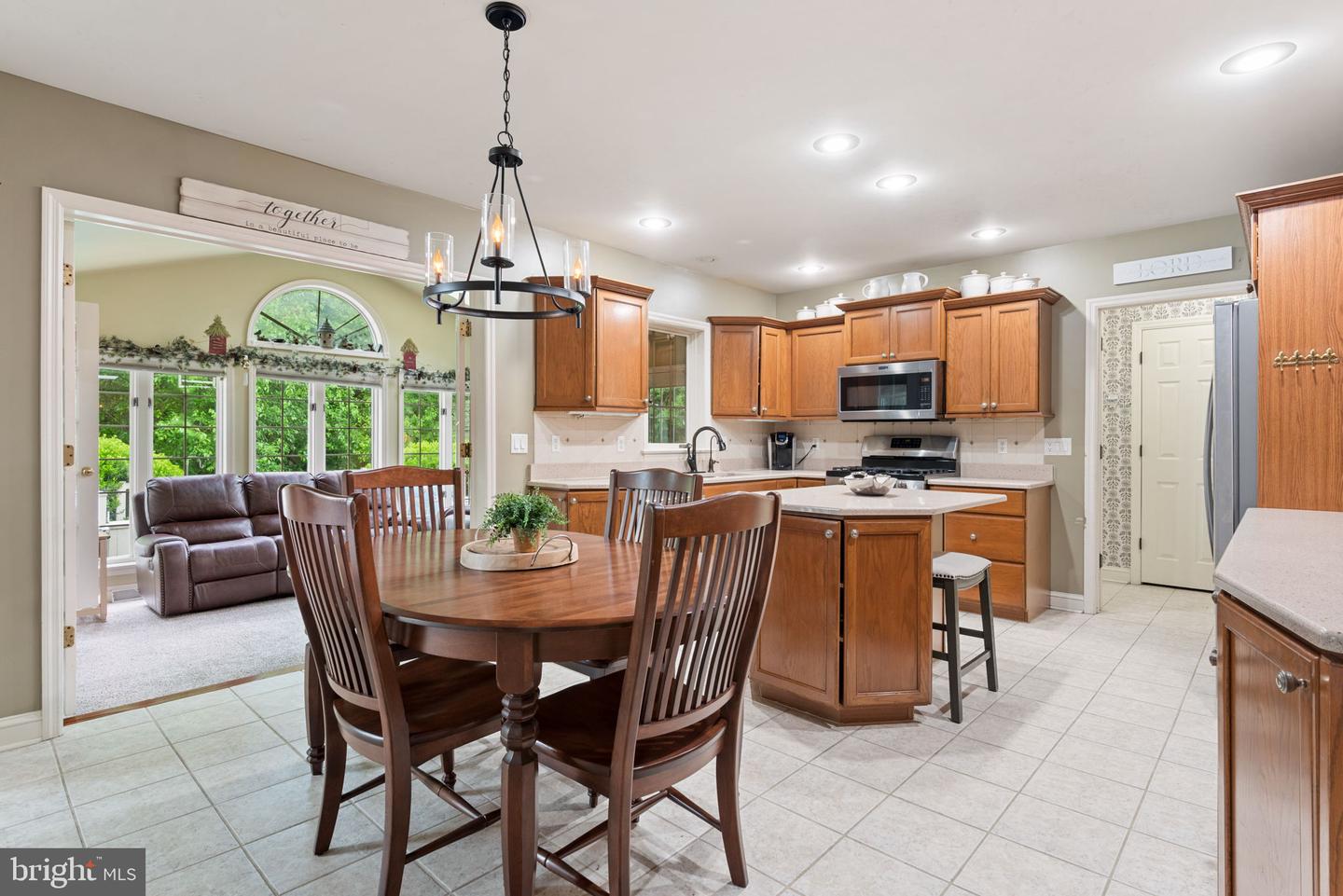 16 Fox Hollow Dr