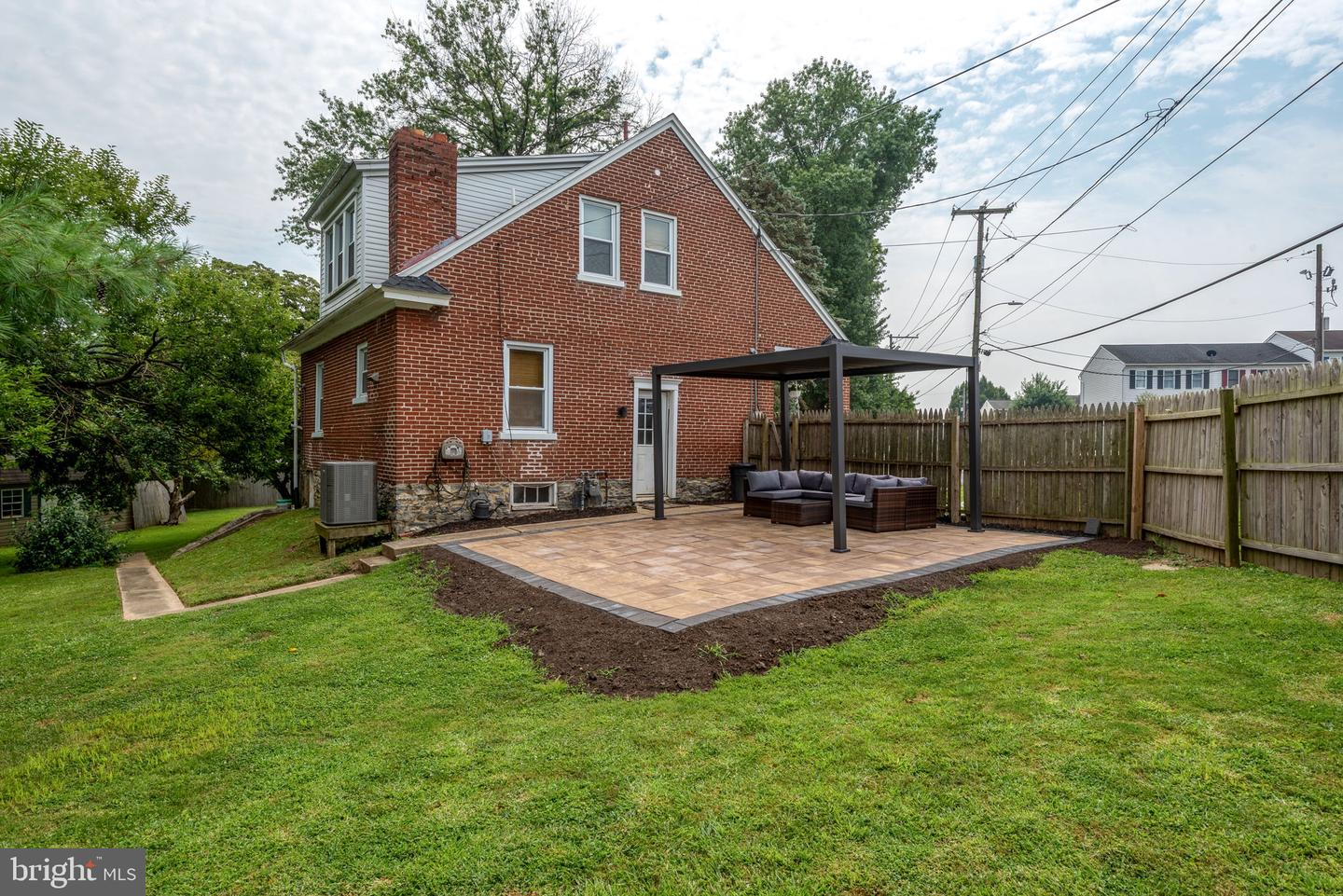 683 Fairview Ave