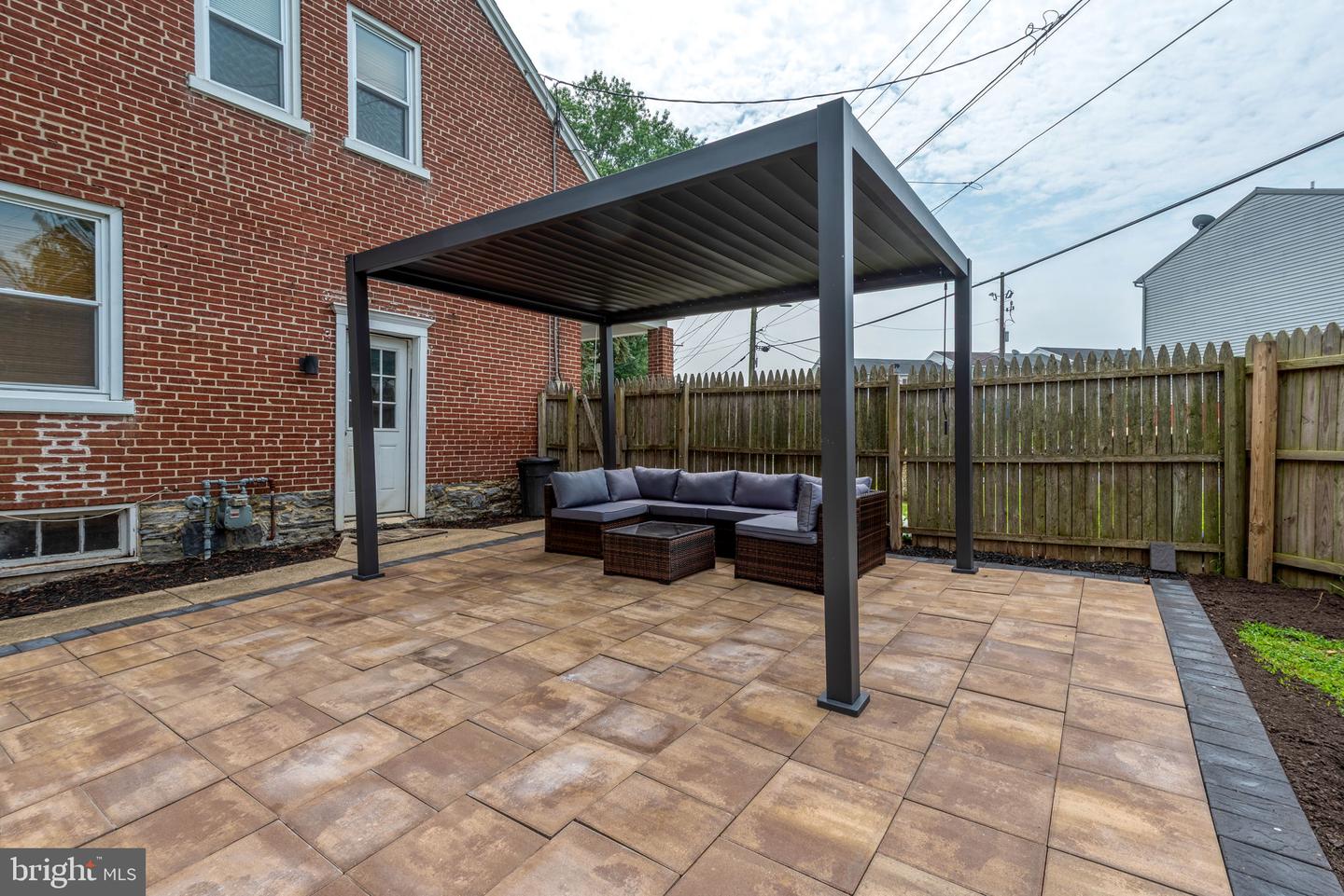 683 Fairview Ave