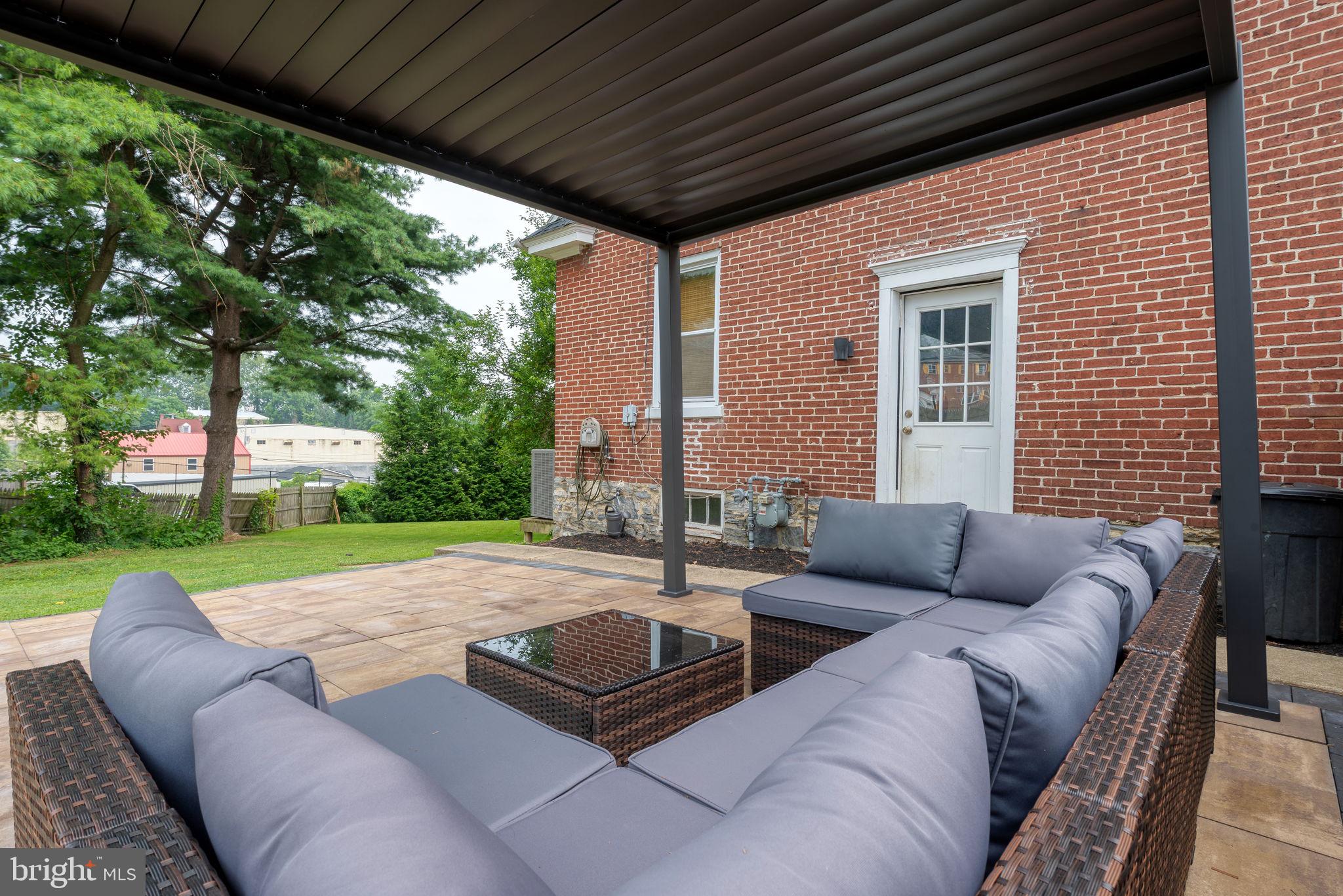 683 Fairview Ave