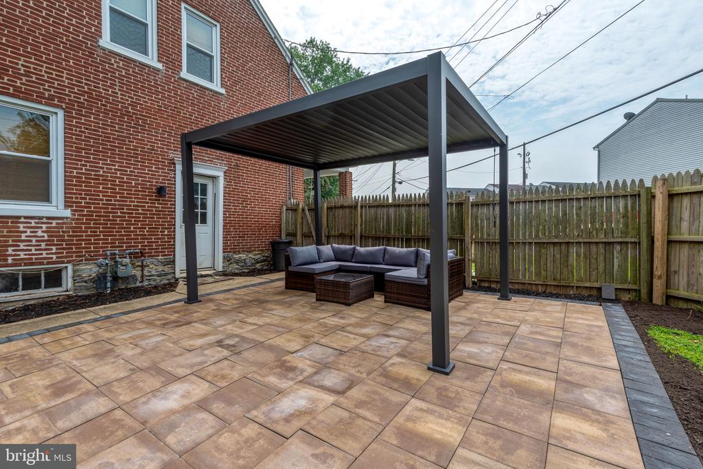 683 Fairview Ave