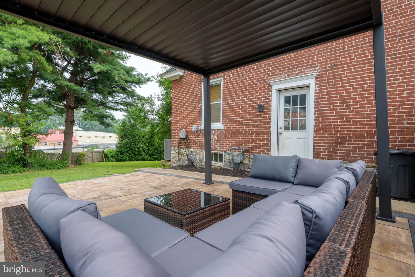 683 Fairview Ave